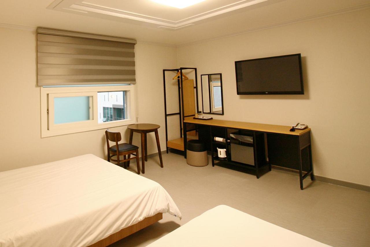 Trevi Hotel Jeju Exterior photo