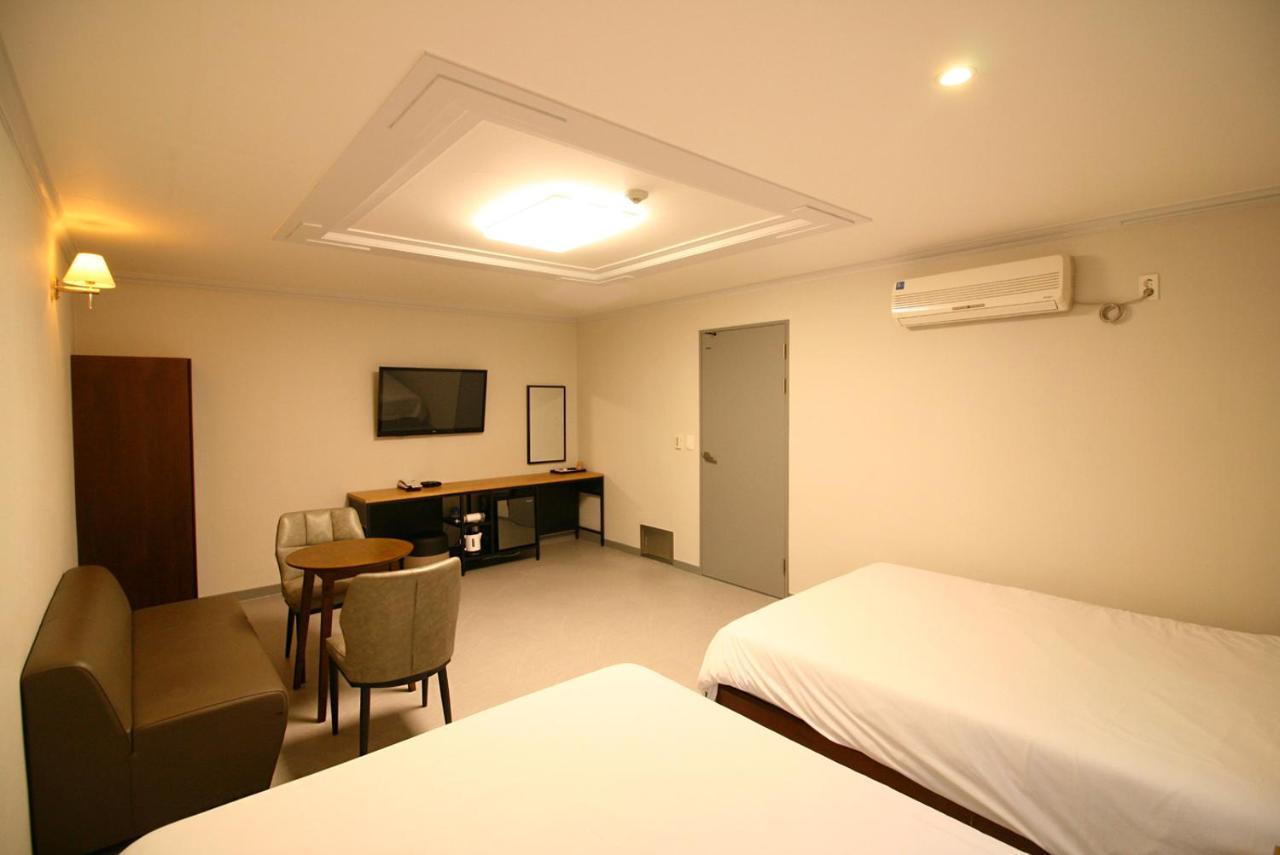 Trevi Hotel Jeju Exterior photo