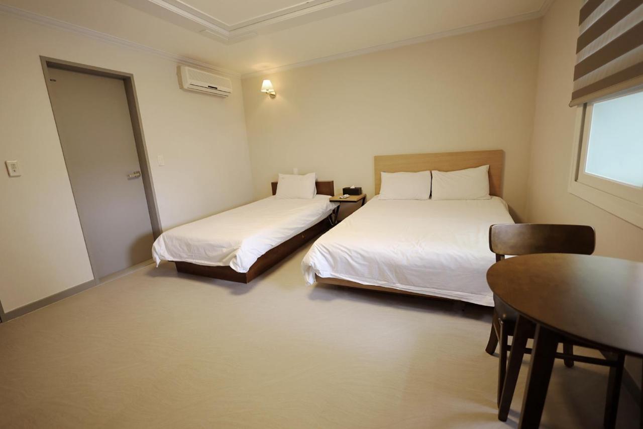Trevi Hotel Jeju Exterior photo