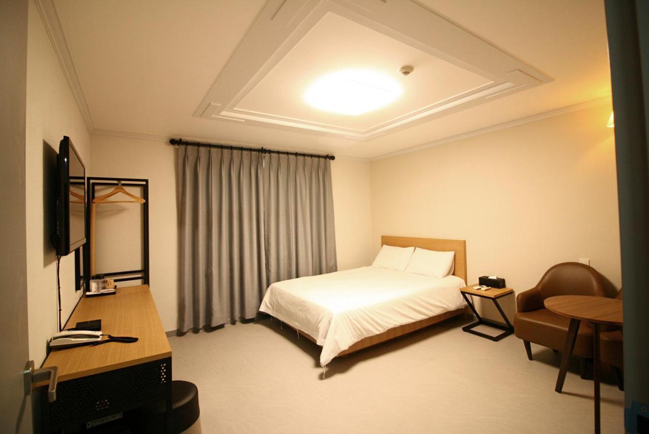 Trevi Hotel Jeju Exterior photo