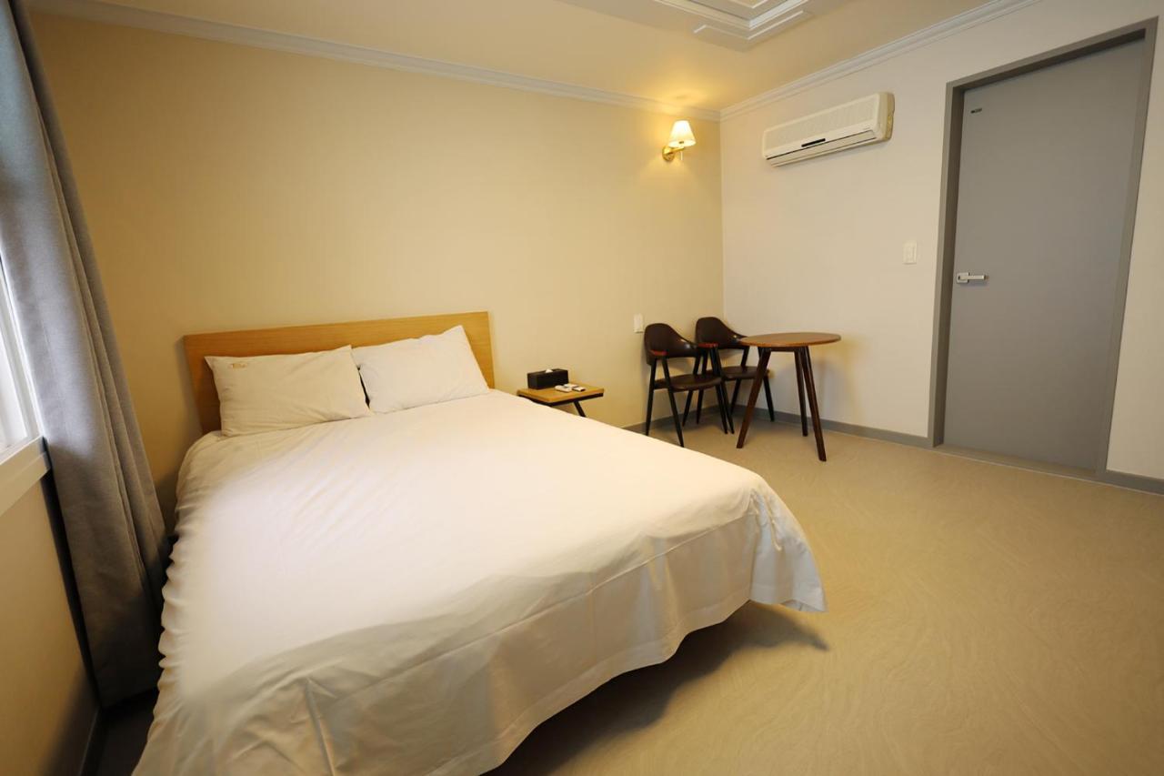 Trevi Hotel Jeju Exterior photo