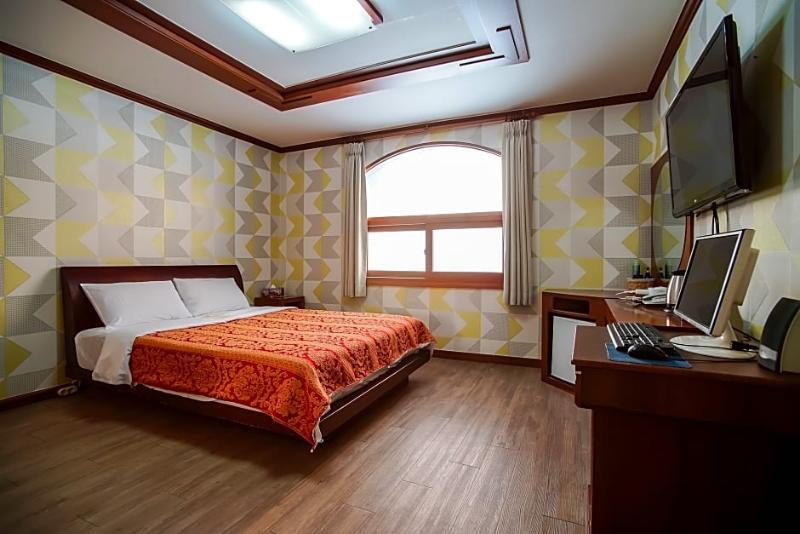 Trevi Hotel Jeju Exterior photo